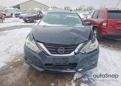 2017 Nissan Altima 2.5 z USA, uszkodzony, nr VIN 1N4AL3AP0HC114735